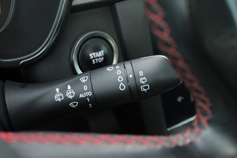 Renault Kadjar 1.3 TCe Black Edition | Automaat | Trekhaak 1500KG | BOSE | Stoelverwarming | Panorama Dak | Navigatie | Cruise Control | Climate Control | Camera |