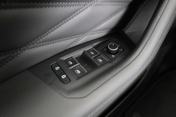 Volkswagen Touareg R 3.0 eHybid 340 kW / 462 pk SUV 8 vesn. Tiptonic Volkswagen Touareg R 3.0 TSI 340 kW / 462 pk SUV 8 vesn. Tiptronic