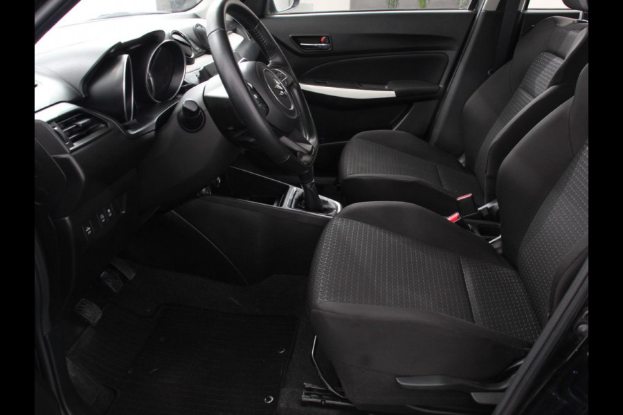 Suzuki Swift 1.2 Club Smart Hybrid | Navigatie | Apple Carplay/Android Auto | Airco | Cruise Control | Lichtmetalen velgen