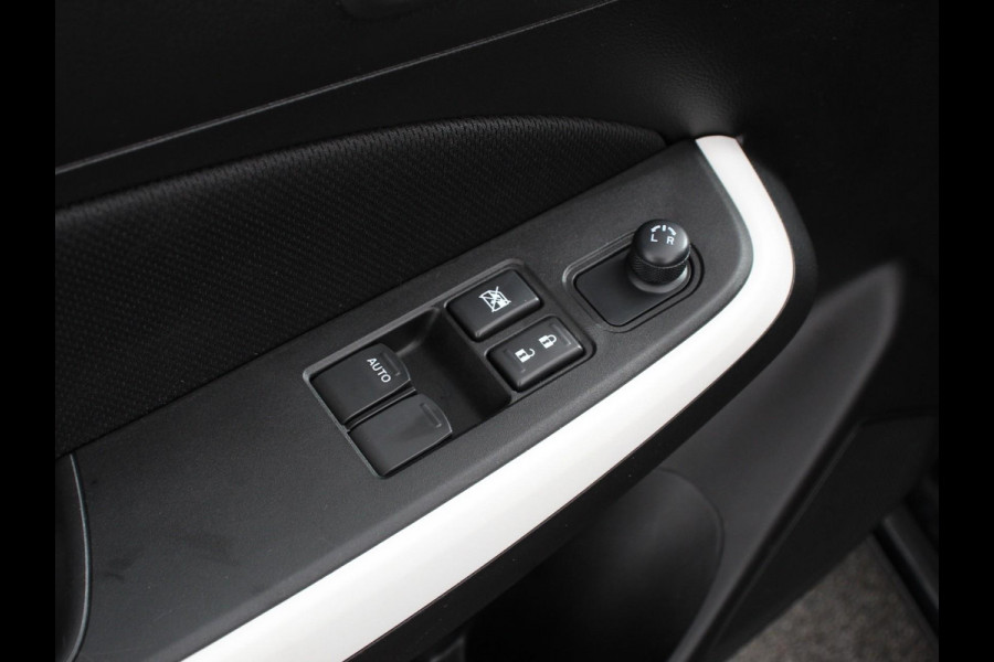 Suzuki Swift 1.2 Club Smart Hybrid | Navigatie | Apple Carplay/Android Auto | Airco | Cruise Control | Lichtmetalen velgen