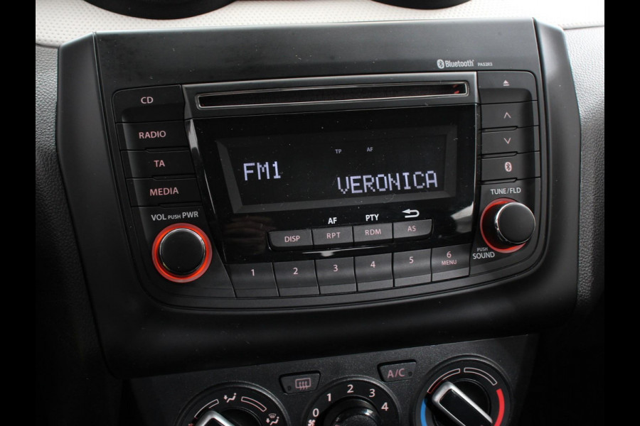 Suzuki Swift 1.2 Club Smart Hybrid | Navigatie | Apple Carplay/Android Auto | Airco | Cruise Control | Lichtmetalen velgen