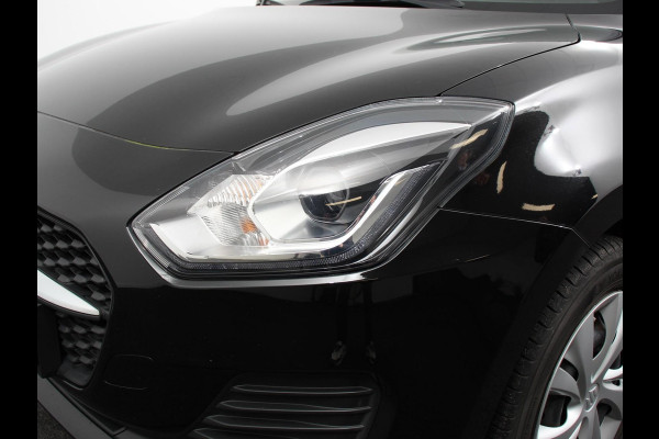 Suzuki Swift 1.2 Club Smart Hybrid | Navigatie | Apple Carplay/Android Auto | Airco | Cruise Control | Lichtmetalen velgen