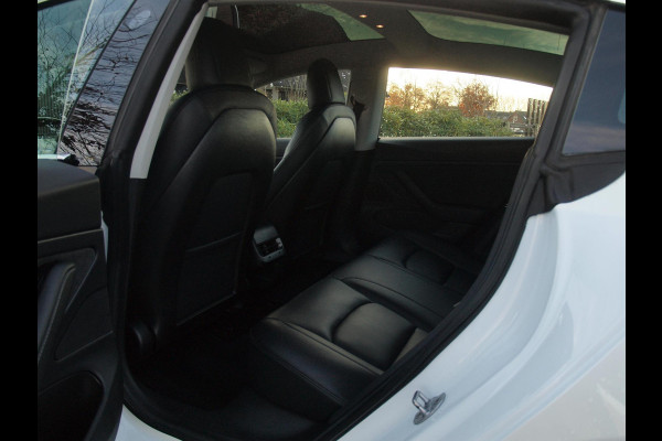 Tesla Model 3 Long Range AWD 75 kWh | Full Self-Driving | Panoramadak | Camera | Sfeerverlichting |