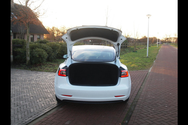 Tesla Model 3 Long Range AWD 75 kWh | Full Self-Driving | Panoramadak | Camera | Sfeerverlichting |