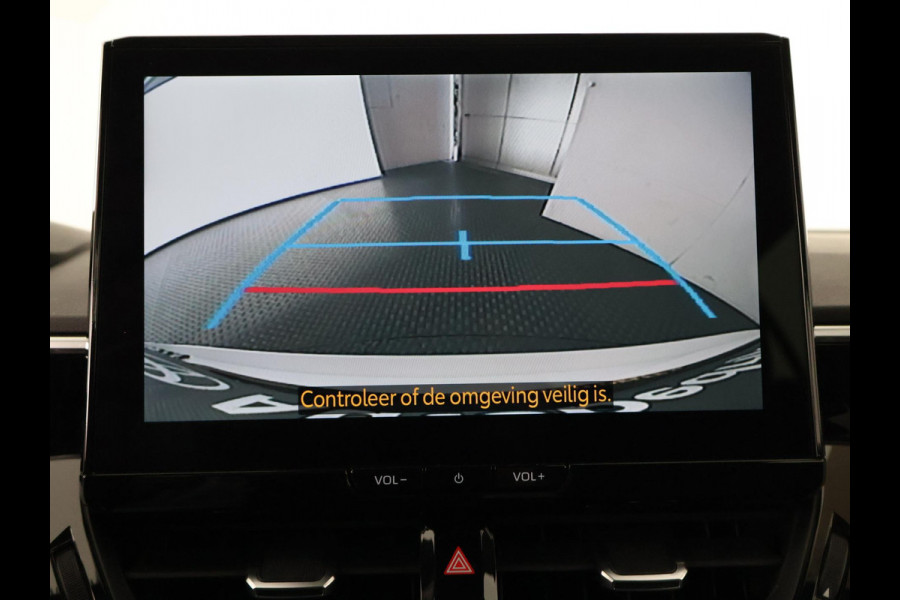 Toyota Corolla Touring Sports Hybrid 140 Business Luxury | Stuur-/Stoelverwarming | Parkeersensoren | Apple Carplay & AndriodAUTO | Navigatie