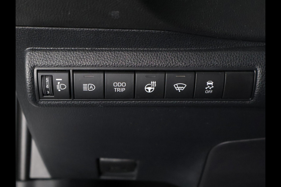 Toyota Corolla Touring Sports Hybrid 140 Business Luxury | Stuur-/Stoelverwarming | Parkeersensoren | Apple Carplay & AndriodAUTO | Navigatie