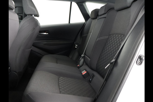 Toyota Corolla Touring Sports Hybrid 140 Business Luxury | Stuur-/Stoelverwarming | Parkeersensoren | Apple Carplay & AndriodAUTO | Navigatie