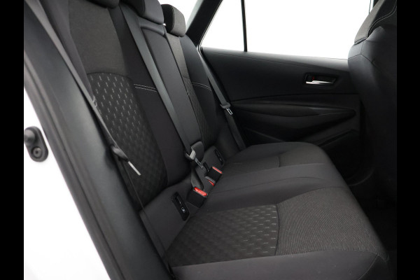 Toyota Corolla Touring Sports Hybrid 140 Business Luxury | Stuur-/Stoelverwarming | Parkeersensoren | Apple Carplay & AndriodAUTO | Navigatie