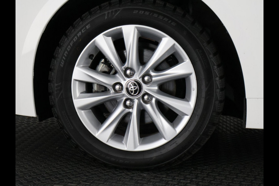 Toyota Corolla Touring Sports Hybrid 140 Business Luxury | Stuur-/Stoelverwarming | Parkeersensoren | Apple Carplay & AndriodAUTO | Navigatie