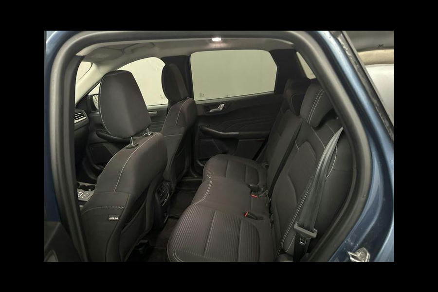 Ford Kuga 2.5 PHEV Titanium 225pk | Winterpack | Digitale Cockpit | 1.500kg Trekgewicht | All Weather Banden