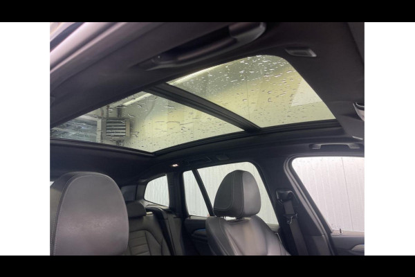 BMW iX3 High Executive 80 kWh VERWACHT (PANORAMADAK, SoH 97.7, SFEERVERLICHTING, STOELVERWARMING, ACHTERUITRIJCAMERA, NAVIGATIE)