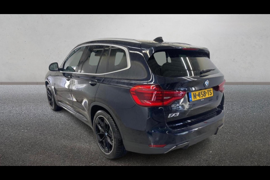 BMW iX3 High Executive 80 kWh VERWACHT (PANORAMADAK, SoH 97.7, SFEERVERLICHTING, STOELVERWARMING, ACHTERUITRIJCAMERA, NAVIGATIE)