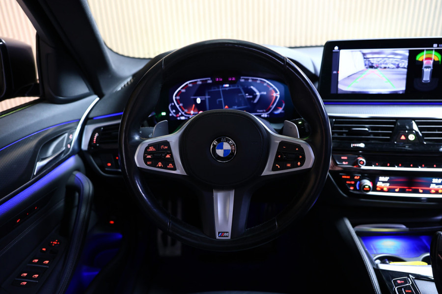 BMW 5 Serie Touring 530i xDrive M-Sport PANO HUD ACC CAM AMBIENT TRKH '21