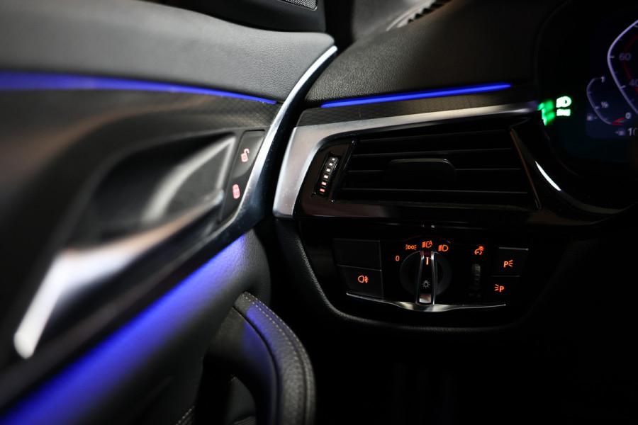 BMW 5 Serie Touring 530i xDrive M-Sport PANO HUD ACC CAM AMBIENT TRKH '21