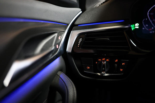 BMW 5 Serie Touring 530i xDrive M-Sport PANO HUD ACC CAM AMBIENT TRKH '21