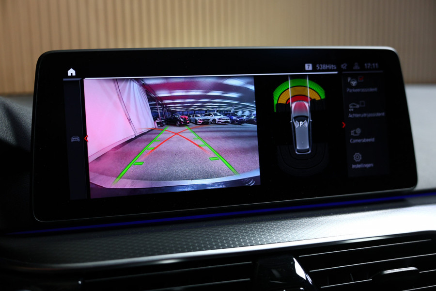 BMW 5 Serie Touring 530i xDrive M-Sport PANO HUD ACC CAM AMBIENT TRKH '21