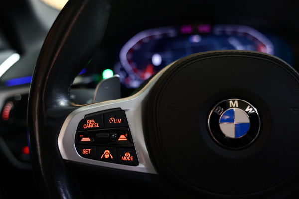 BMW 5 Serie Touring 530i xDrive M-Sport PANO HUD ACC CAM AMBIENT TRKH '21