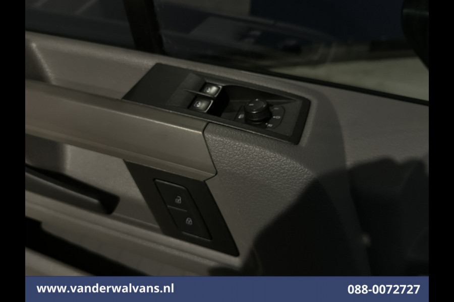 Volkswagen Crafter 2.0 TDI 141pk L3H3 L2H2 Euro6 Airco | Navigatie | Camera | LED | Apple Carplay | Adaptieve Cruisecontrol Android Auto, Chauffeursstoel, Parkeersensoren