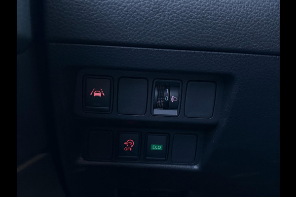 Nissan QASHQAI 158PK Aut. 360° Camera Trekhaak Pano Stoelverw. Lane Assist Navi Climate Pdc Winterpack Isofix Comfortstoelen