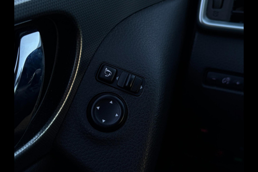 Nissan QASHQAI 158PK Aut. 360° Camera Trekhaak Pano Stoelverw. Lane Assist Navi Climate Pdc Winterpack Isofix Comfortstoelen