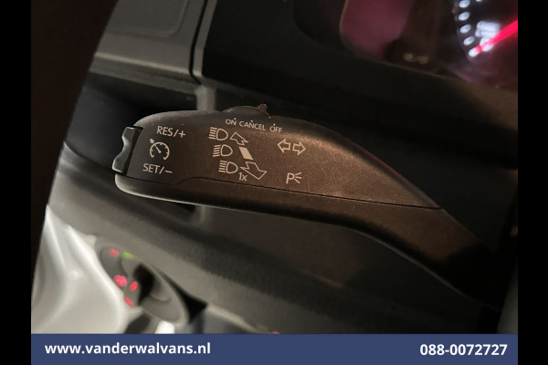 Volkswagen Transporter 2.0 TDI L2H1 Euro6 Airco | Camera | Apple Carplay | Trekhaak | Cruisecontrol Android Auto, Bijrijdersbank