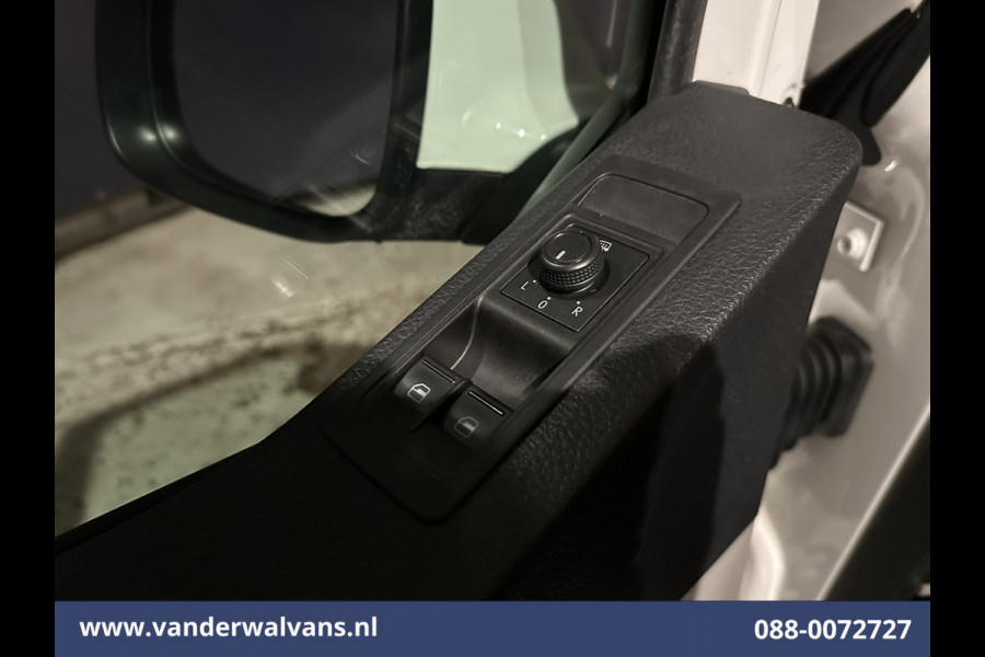 Volkswagen Transporter 2.0 TDI L2H1 Euro6 Airco | Camera | Apple Carplay | Trekhaak | Cruisecontrol Android Auto, Bijrijdersbank