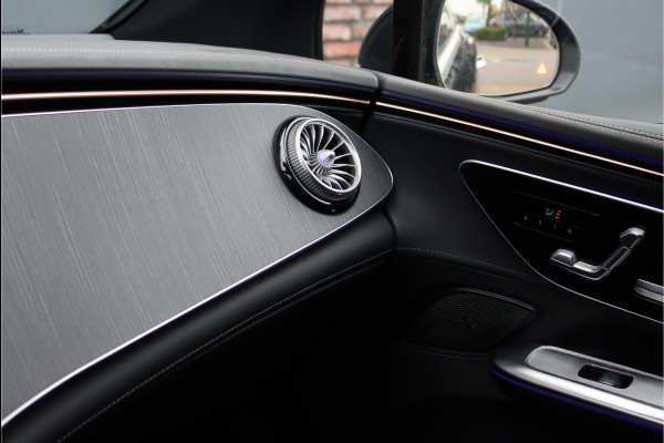 Mercedes-Benz EQE 300 Luxury Line 89 kWh | Distronic Pro | Memory | Leder | Trekhaak | Camera | Dodehoekassistent | Verwarmd Stuurwiel | Keyless Go | Warmtepomp |