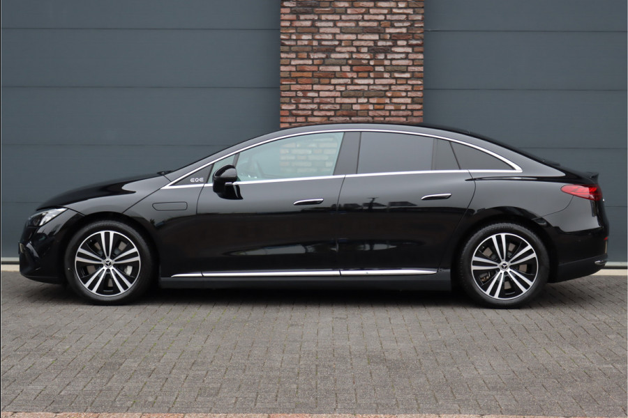 Mercedes-Benz EQE 300 Luxury Line 89 kWh | Distronic Pro | Memory | Leder | Trekhaak | Camera | Dodehoekassistent | Verwarmd Stuurwiel | Keyless Go | Warmtepomp |