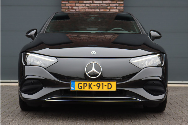 Mercedes-Benz EQE 300 Luxury Line 89 kWh | Distronic Pro | Memory | Leder | Trekhaak | Camera | Dodehoekassistent | Verwarmd Stuurwiel | Keyless Go | Warmtepomp |