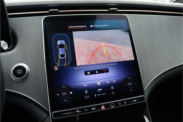 Mercedes-Benz EQE 300 Luxury Line 89 kWh | Distronic Pro | Memory | Leder | Trekhaak | Camera | Dodehoekassistent | Verwarmd Stuurwiel | Keyless Go | Warmtepomp |