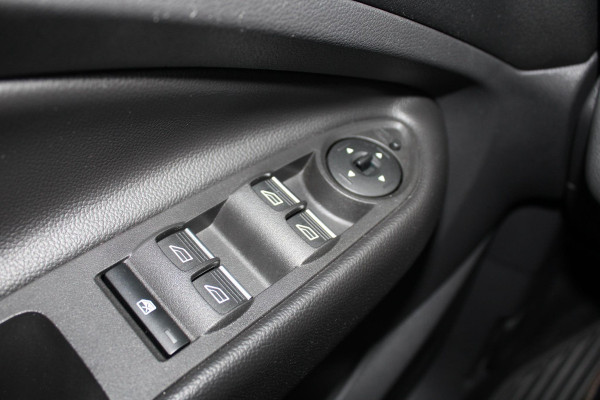 Ford Kuga 1.5 EcoBoost 150 PK Titanium | Trekhaak | Camera | Navigatie | Navigatie | Winterpakket | PDC V+A | Cruise Control