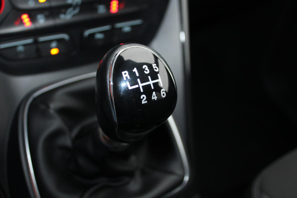 Ford Kuga 1.5 EcoBoost 150 PK Titanium | Trekhaak | Camera | Navigatie | Navigatie | Winterpakket | PDC V+A | Cruise Control