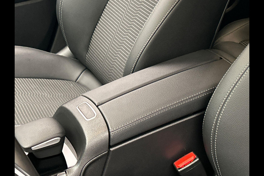 Mercedes-Benz GLA 250e Progressive | PHEV | LED | 360/Camera | Zwarte/Hemel | Apple/Carplay