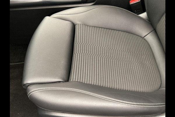 Mercedes-Benz GLA 250e Progressive | PHEV | LED | 360/Camera | Zwarte/Hemel | Apple/Carplay