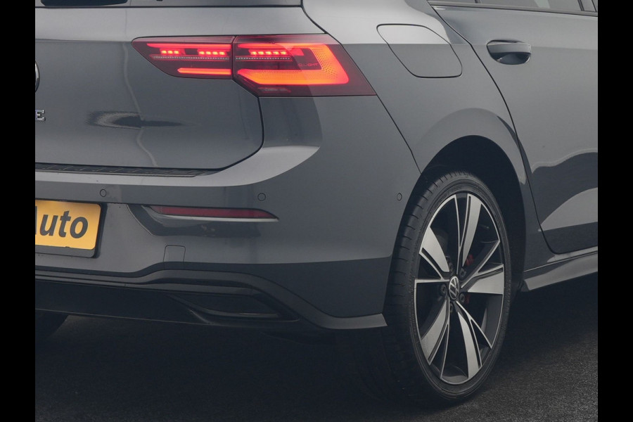 Volkswagen Golf 1.4 eHybrid GTE Plug In Hybrid 245pk Dealer O.H PHEV | Trekhaak Af Fabriek | Panodak | Adaptive Cruise | IQ Light | Camera | Sportstoelen & Stuur Verwarmd | Keyless | Blis | Navigatie | Virtual | DAB |