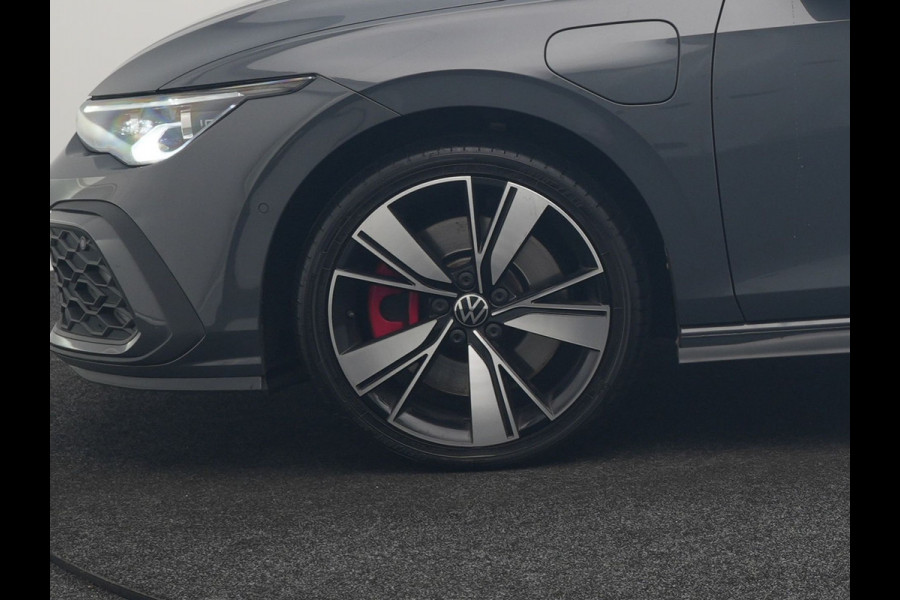 Volkswagen Golf 1.4 eHybrid GTE Plug In Hybrid 245pk Dealer O.H PHEV | Trekhaak Af Fabriek | Panodak | Adaptive Cruise | IQ Light | Camera | Sportstoelen & Stuur Verwarmd | Keyless | Blis | Navigatie | Virtual | DAB |