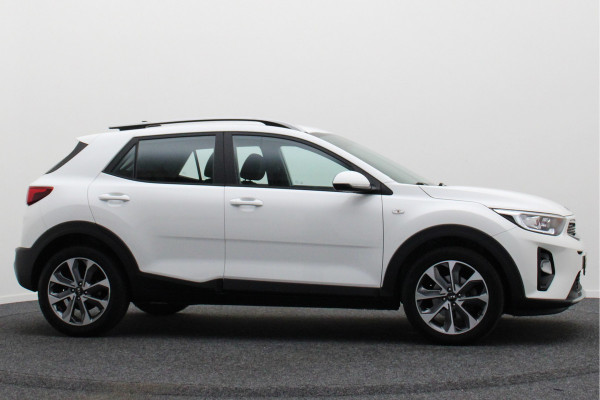 Kia Stonic 1.0 T-GDi DynamicLine Camera, Apple Carplay, Navigatie, Cruise, PDC, 17"