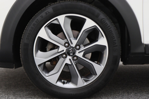 Kia Stonic 1.0 T-GDi DynamicLine Camera, Apple Carplay, Navigatie, Cruise, PDC, 17"