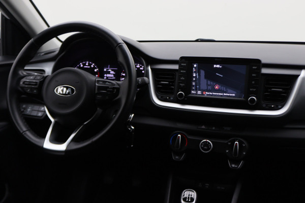 Kia Stonic 1.0 T-GDi DynamicLine Camera, Apple Carplay, Navigatie, Cruise, PDC, 17"