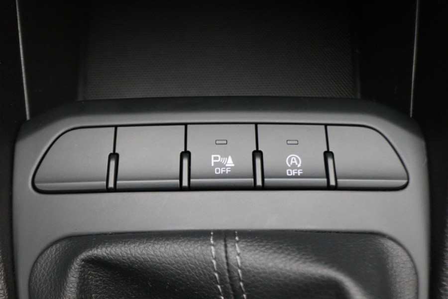 Kia Stonic 1.0 T-GDi DynamicLine Camera, Apple Carplay, Navigatie, Cruise, PDC, 17"