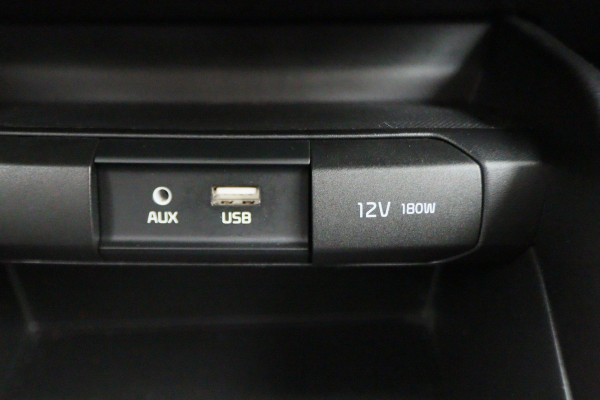 Kia Stonic 1.0 T-GDi DynamicLine Camera, Apple Carplay, Navigatie, Cruise, PDC, 17"