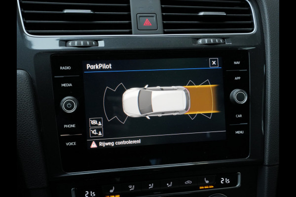 Volkswagen e-Golf E-DITION | Navigatie | Climate Control | ACC | Stoelverwarming| SOH 89%