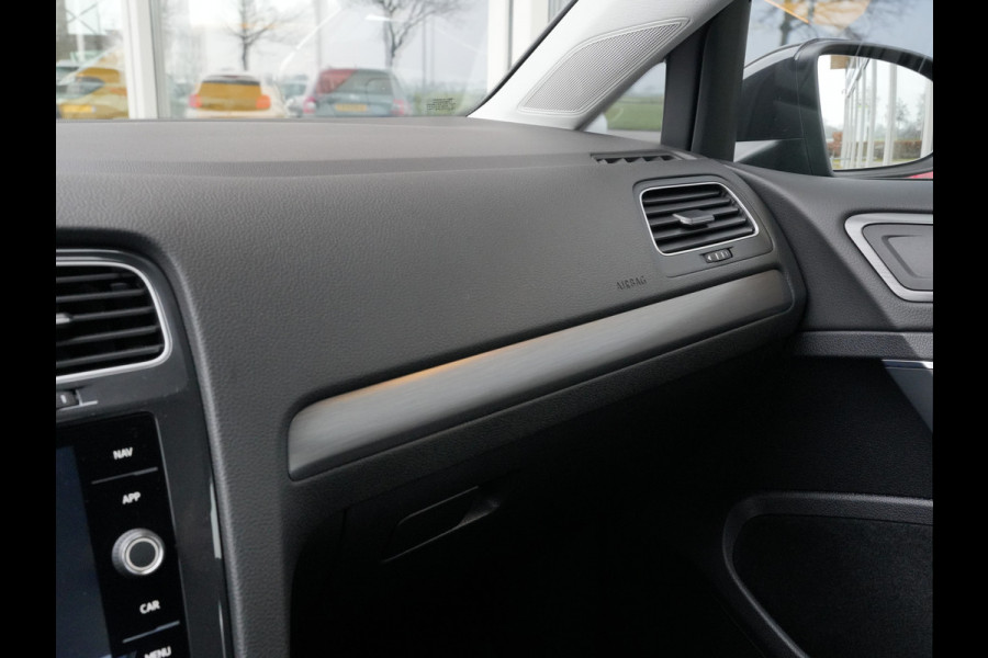 Volkswagen e-Golf E-DITION | Navigatie | Climate Control | ACC | Stoelverwarming| SOH 89%