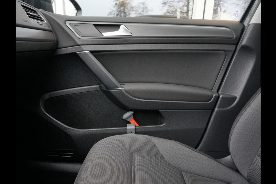 Volkswagen e-Golf E-DITION | Navigatie | Climate Control | ACC | Stoelverwarming| SOH 89%