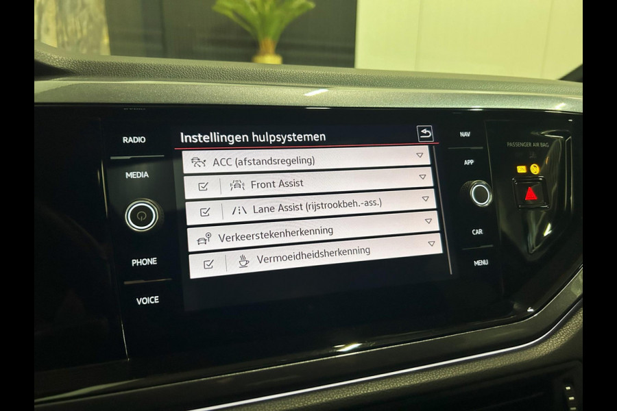 Volkswagen Polo 2.0 TSI GTI|PANO|KEYLESS|BLIND SPOT|SFEER|BOMVOL