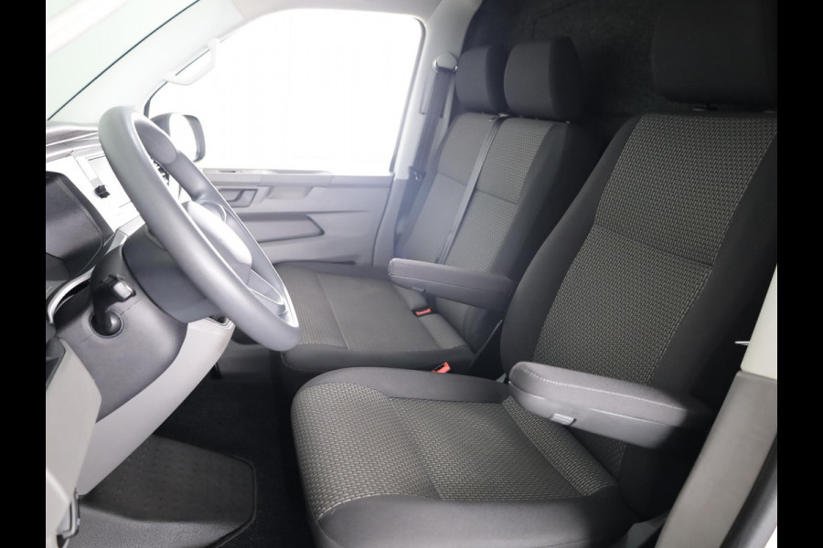 Volkswagen Transporter 2.0 TDI L2H1 28 Comfortline 110 pk | Verlengde garantie | Navigatie via App | Parkeersensoren achter | Cruise control |