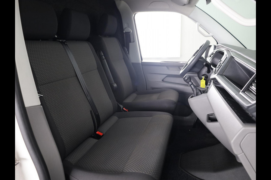 Volkswagen Transporter 2.0 TDI L2H1 28 Comfortline 110 pk | Verlengde garantie | Navigatie via App | Parkeersensoren achter | Cruise control |