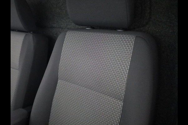 Volkswagen Transporter 2.0 TDI L2H1 28 Comfortline 110 pk | Verlengde garantie | Navigatie via App | Parkeersensoren achter | Cruise control |