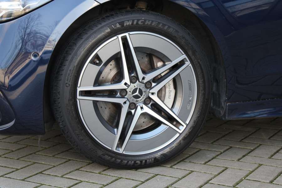 Mercedes-Benz C-Klasse 300 e AMG Line | DODE HOEK | KEYLESS | ELEK TREKHAAK | CAMERA | AMBIENTLIGHT |