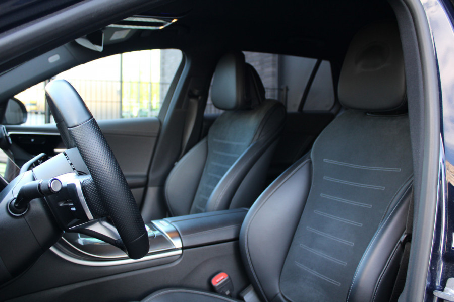 Mercedes-Benz C-Klasse 300 e AMG Line | DODE HOEK | KEYLESS | ELEK TREKHAAK | CAMERA | AMBIENTLIGHT |
